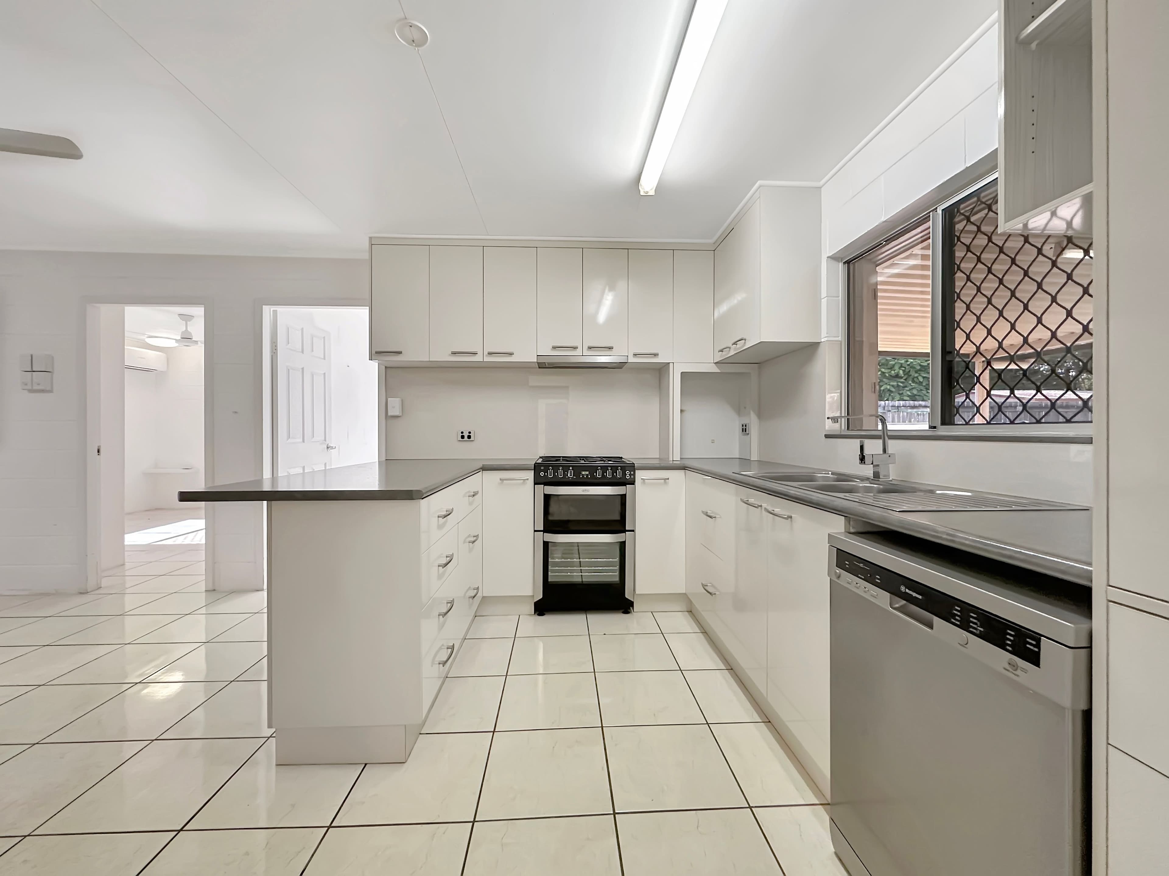 4 Roy Street, Sarina QLD 4737, Sarina - Thumbnail 6