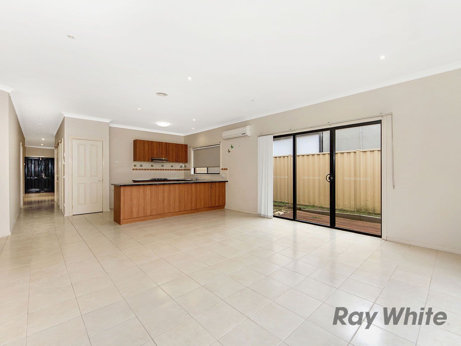 34 Medfield Avenue, Avondale Heights VIC 3034, Avondale Heights - Thumbnail 4