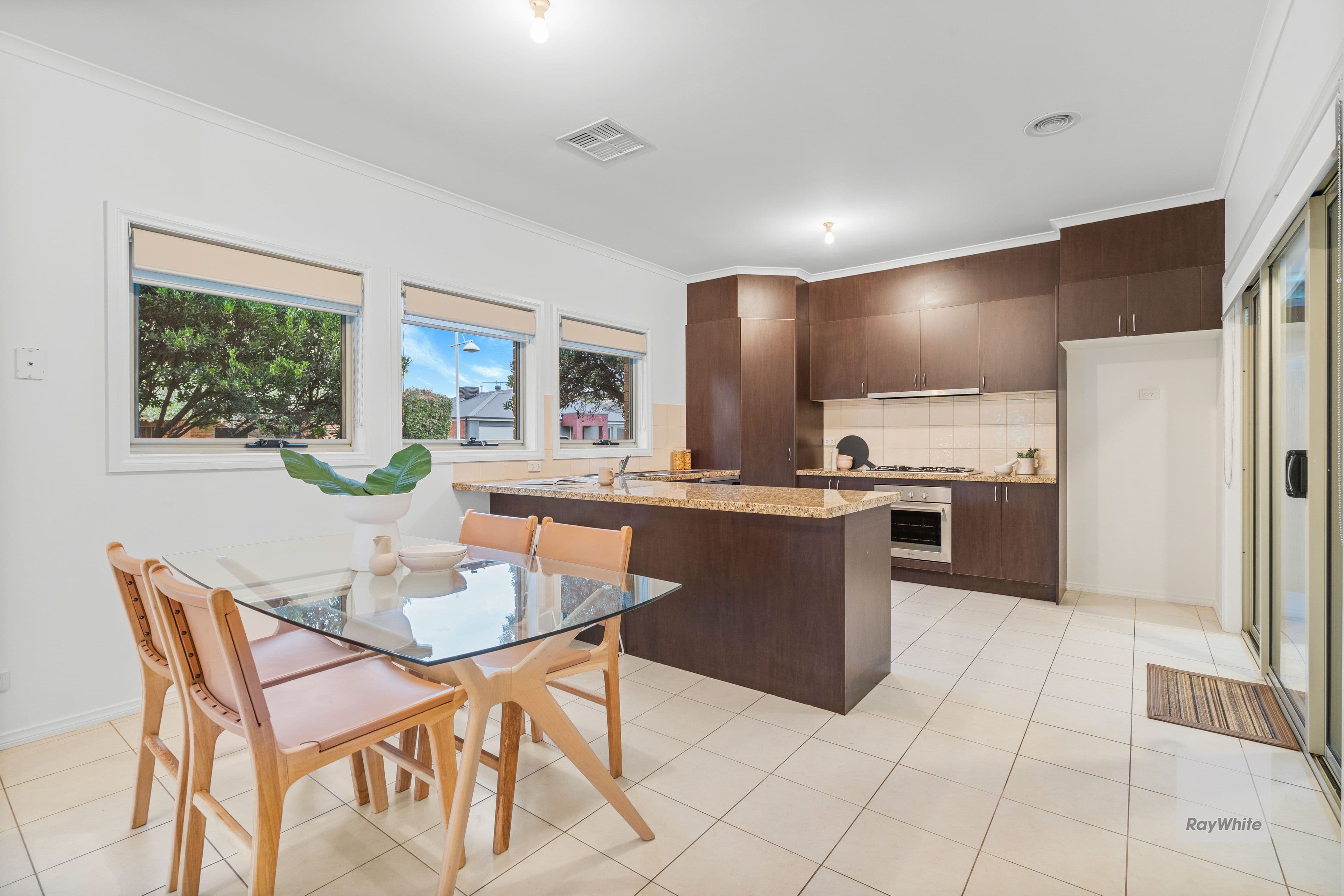 9 Loveridge Way, South Morang VIC 3752, South Morang - Thumbnail 4