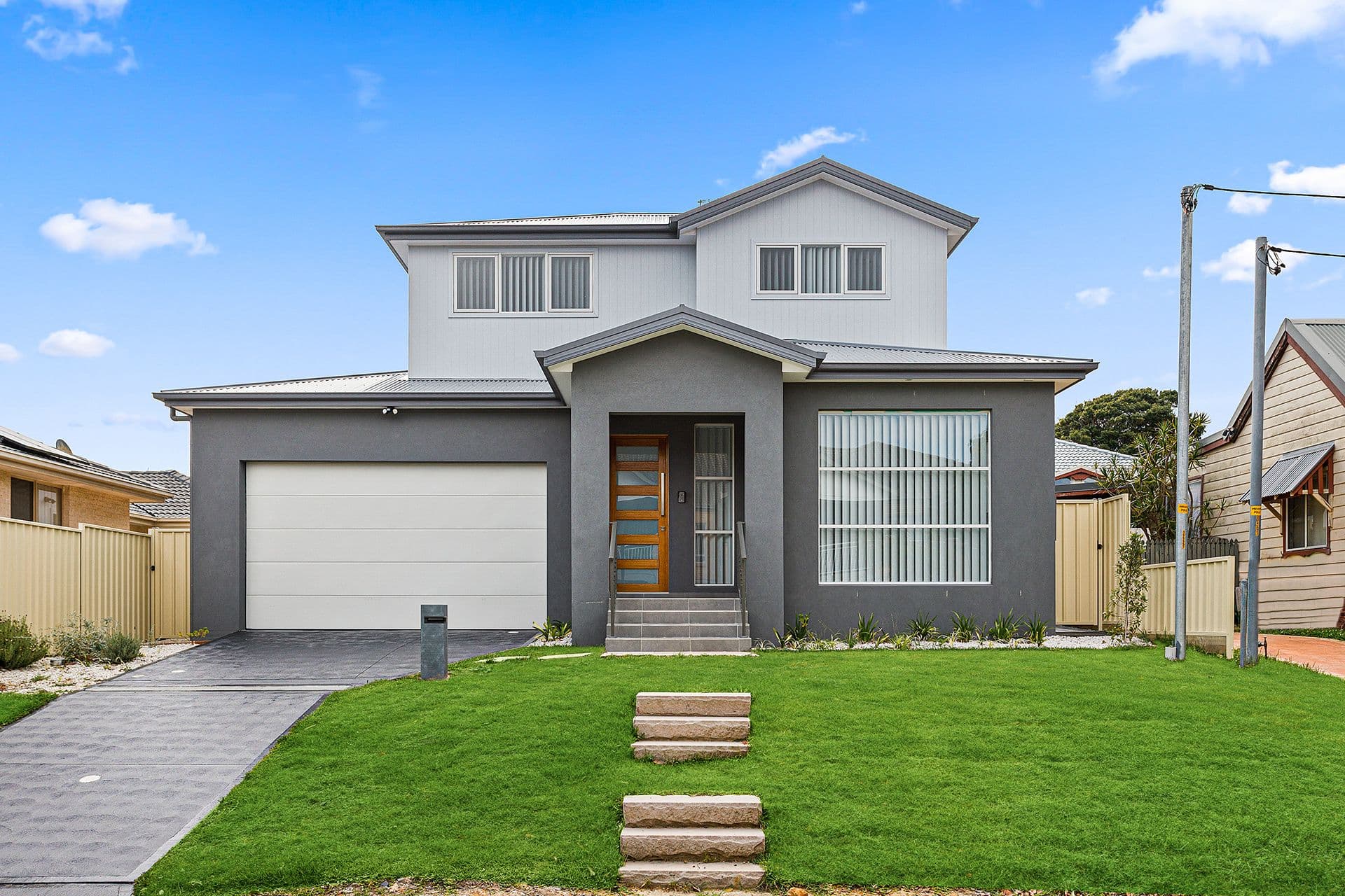 12 Stuart Street, Helensburgh NSW 2508, Helensburgh - Image 1