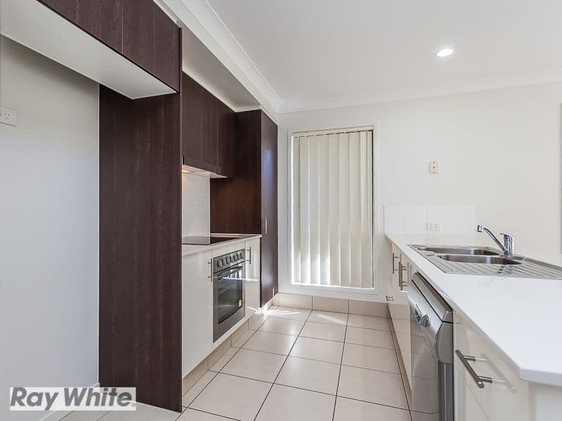 26 Hartley Crescent, NORTH LAKES QLD 4509, North Lakes - Thumbnail 2