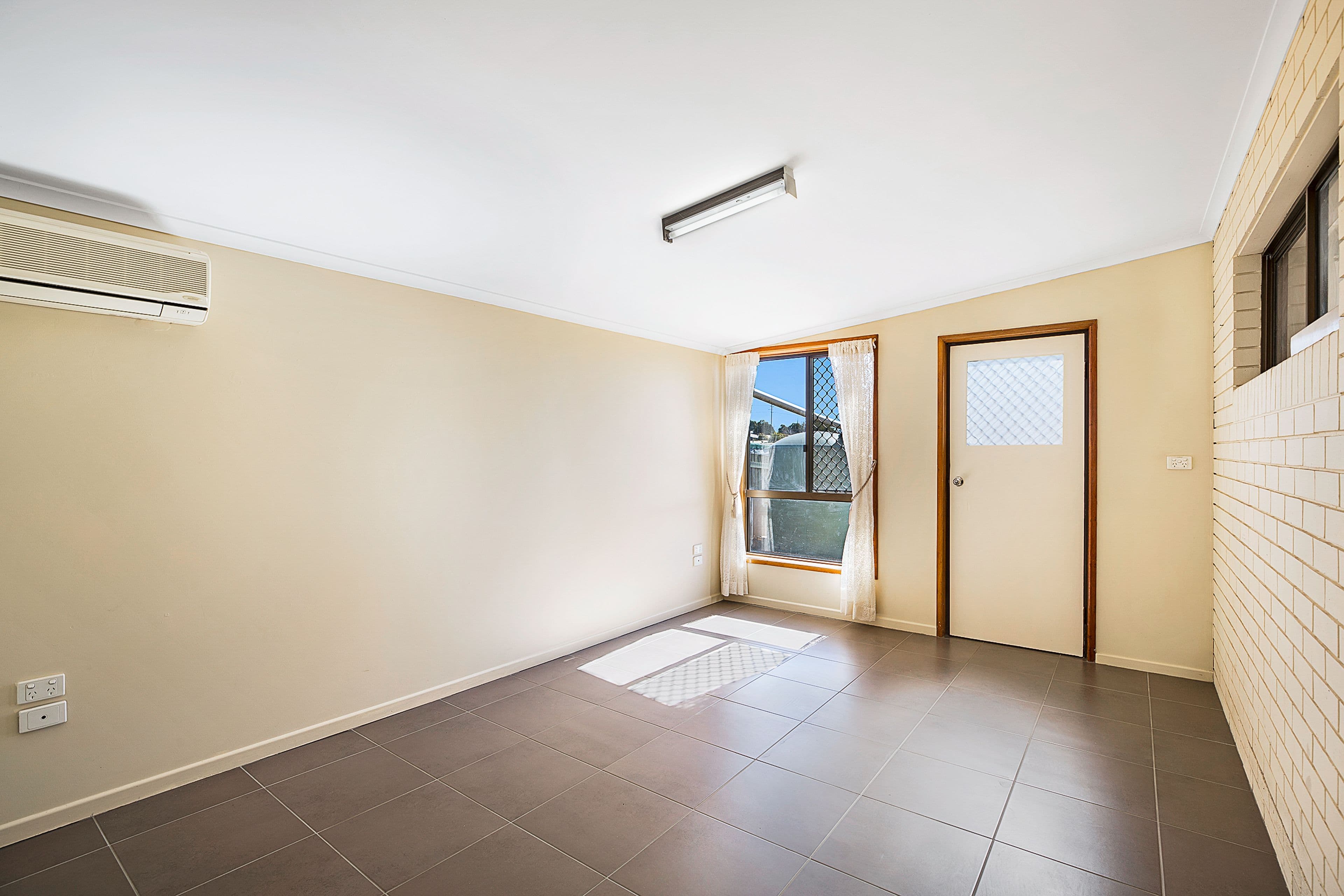 17 Cortess Street, Kearneys Spring QLD 4350, Kearneys Spring - Thumbnail 4