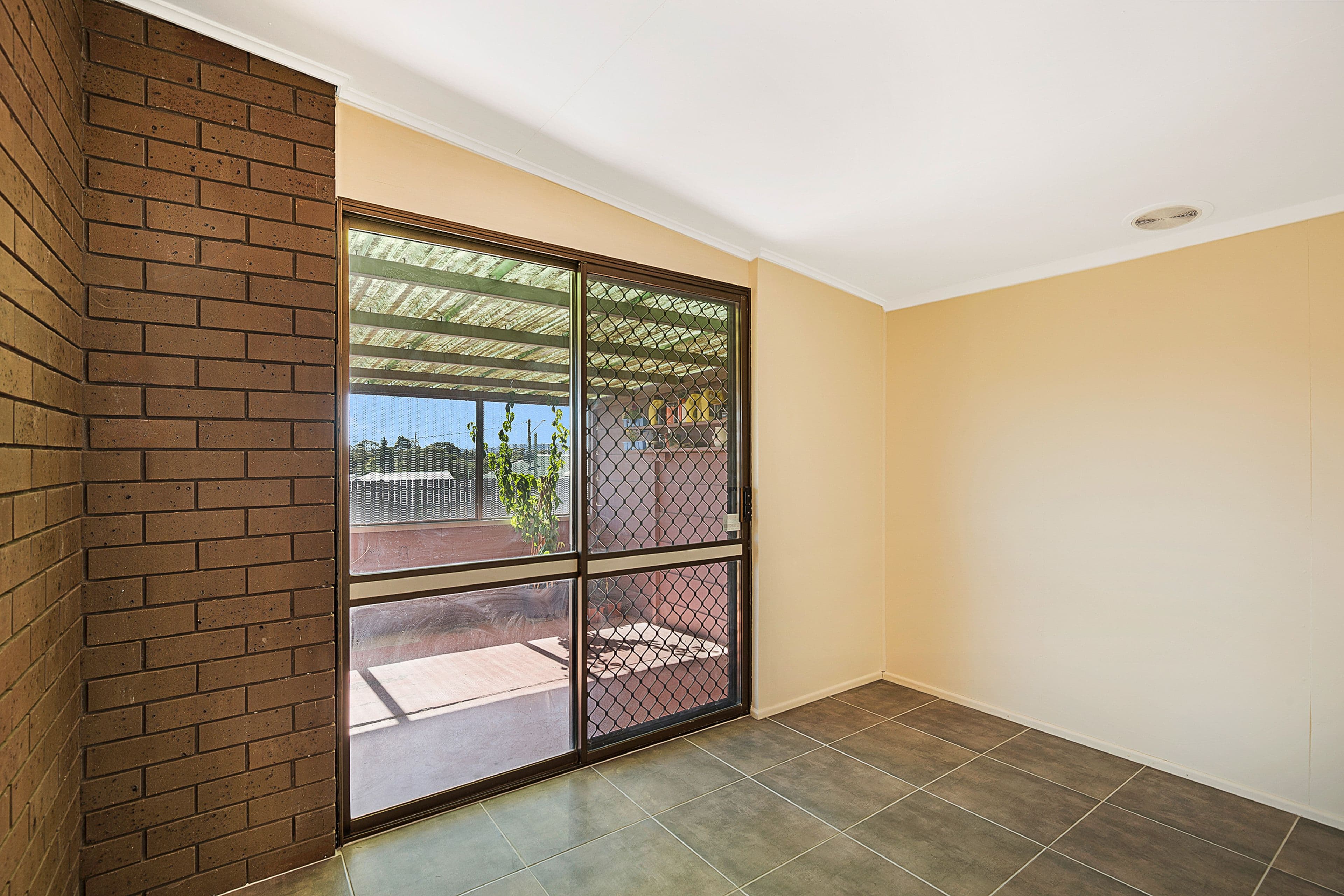 17 Cortess Street, Kearneys Spring QLD 4350, Kearneys Spring - Thumbnail 5