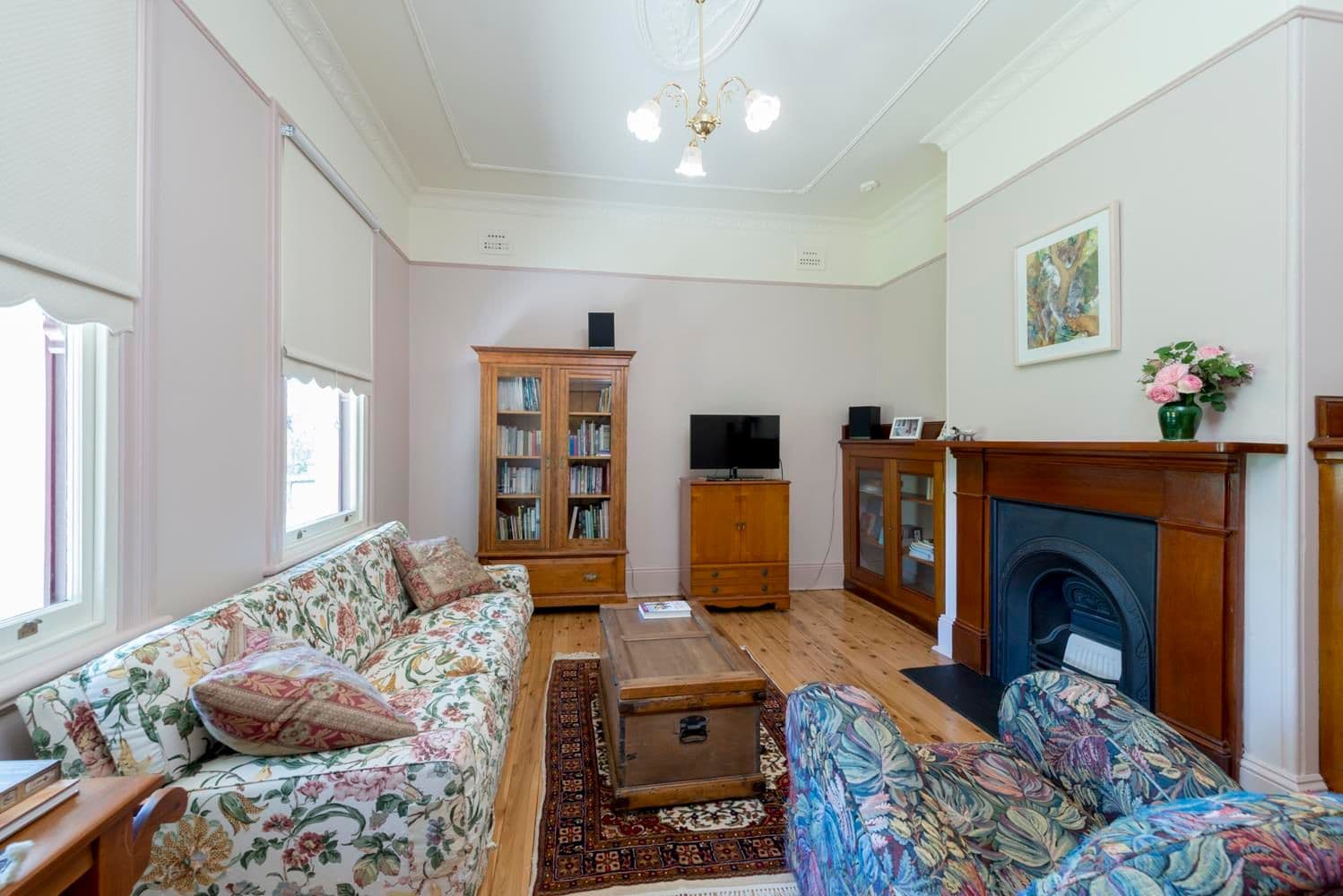 6 Railway Avenue, Tenterfield - Thumbnail 4