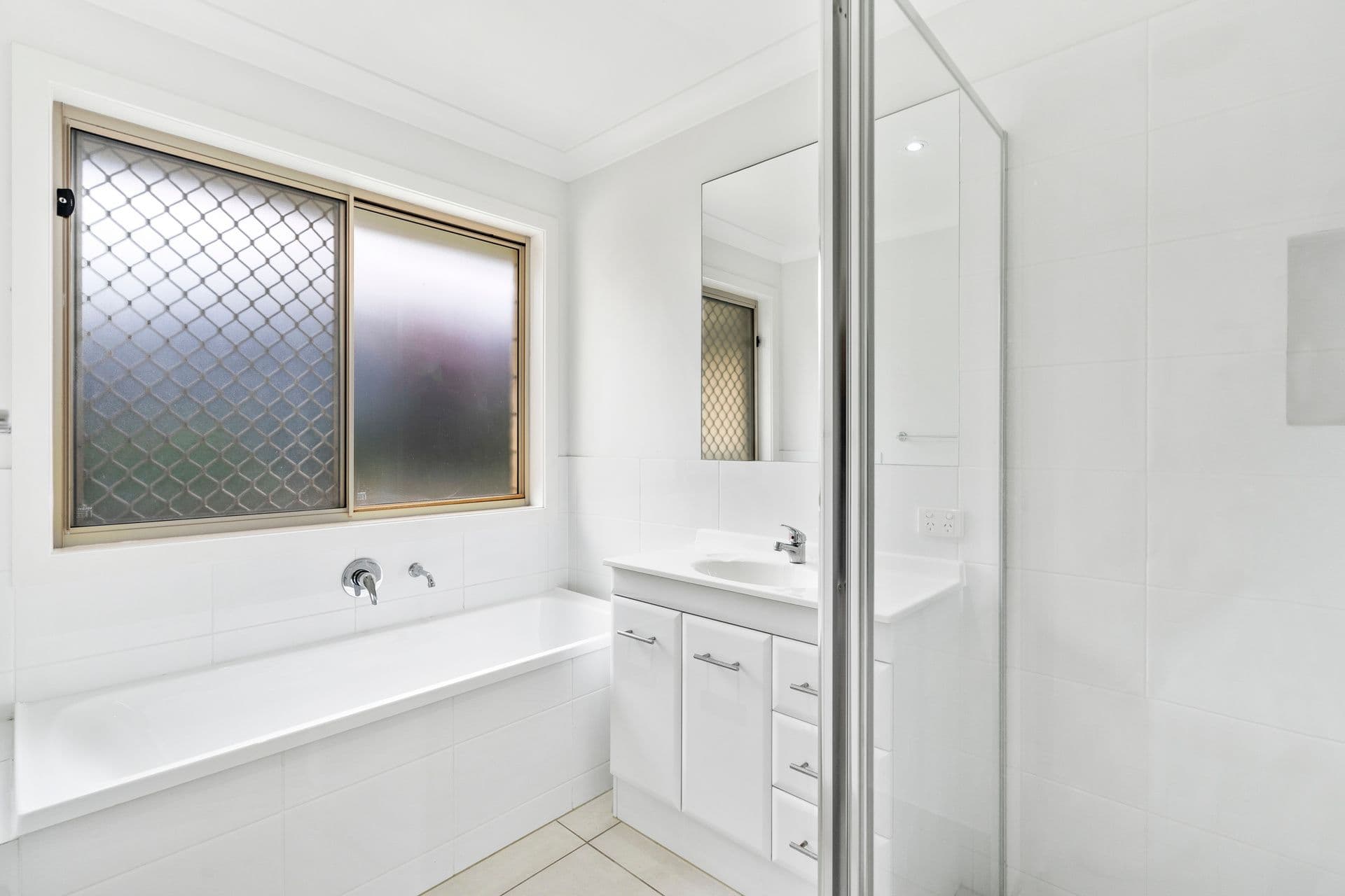 3 Beacon Court, Elanora QLD 4221, Elanora - Thumbnail 7