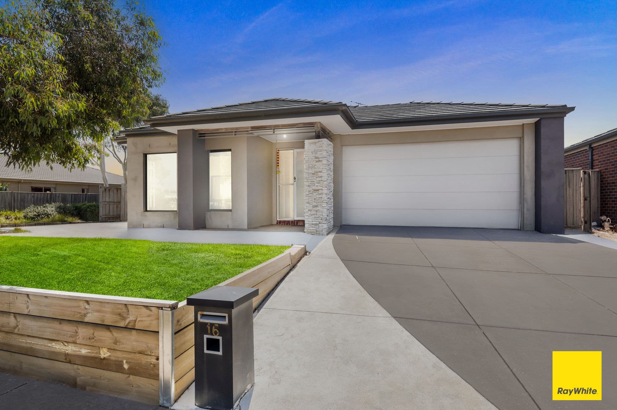 16 Larson Avenue, Tarneit VIC 3029, Tarneit - Thumbnail 2