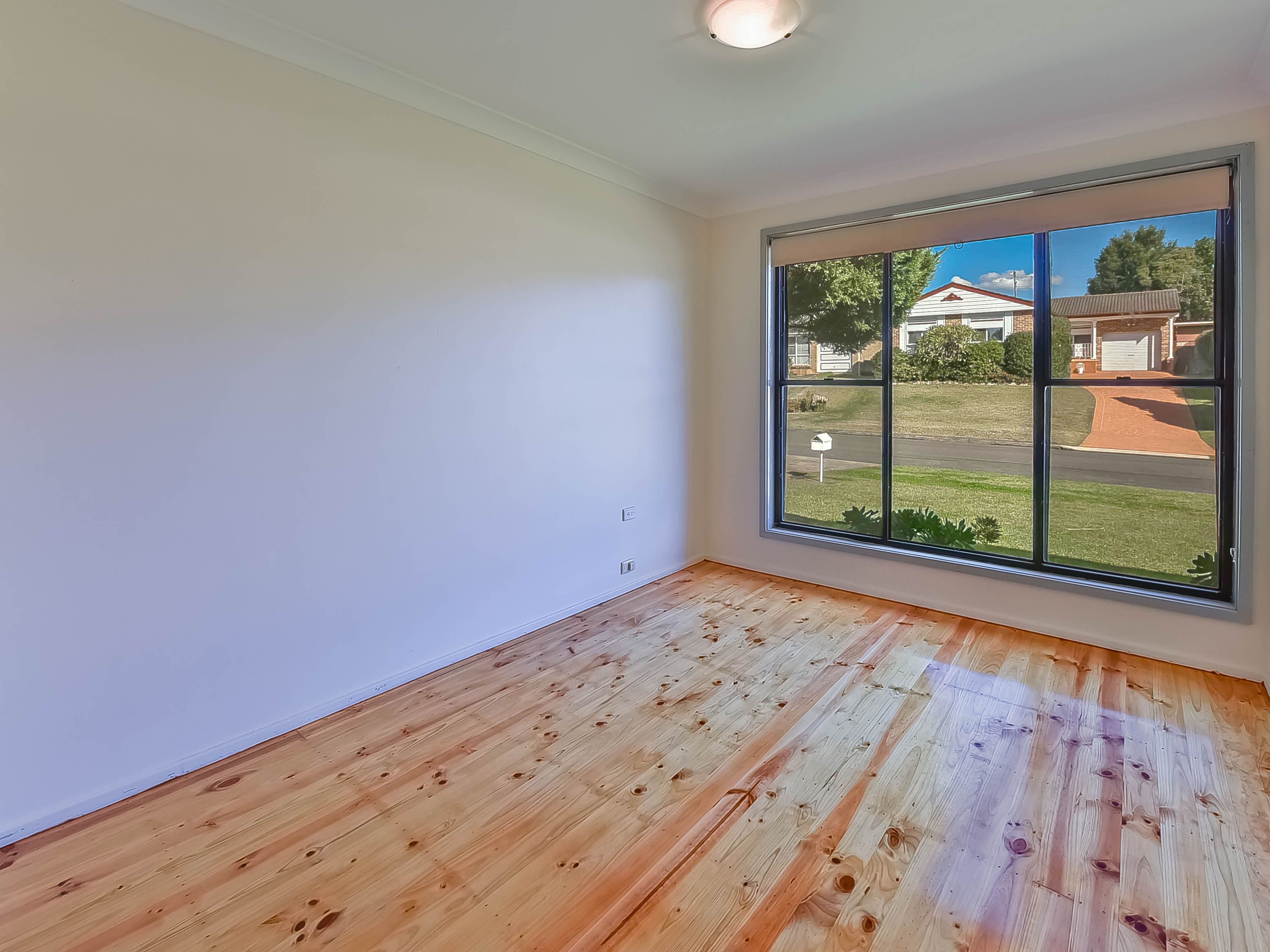 7 Randall Avenue, Minto - Thumbnail 2