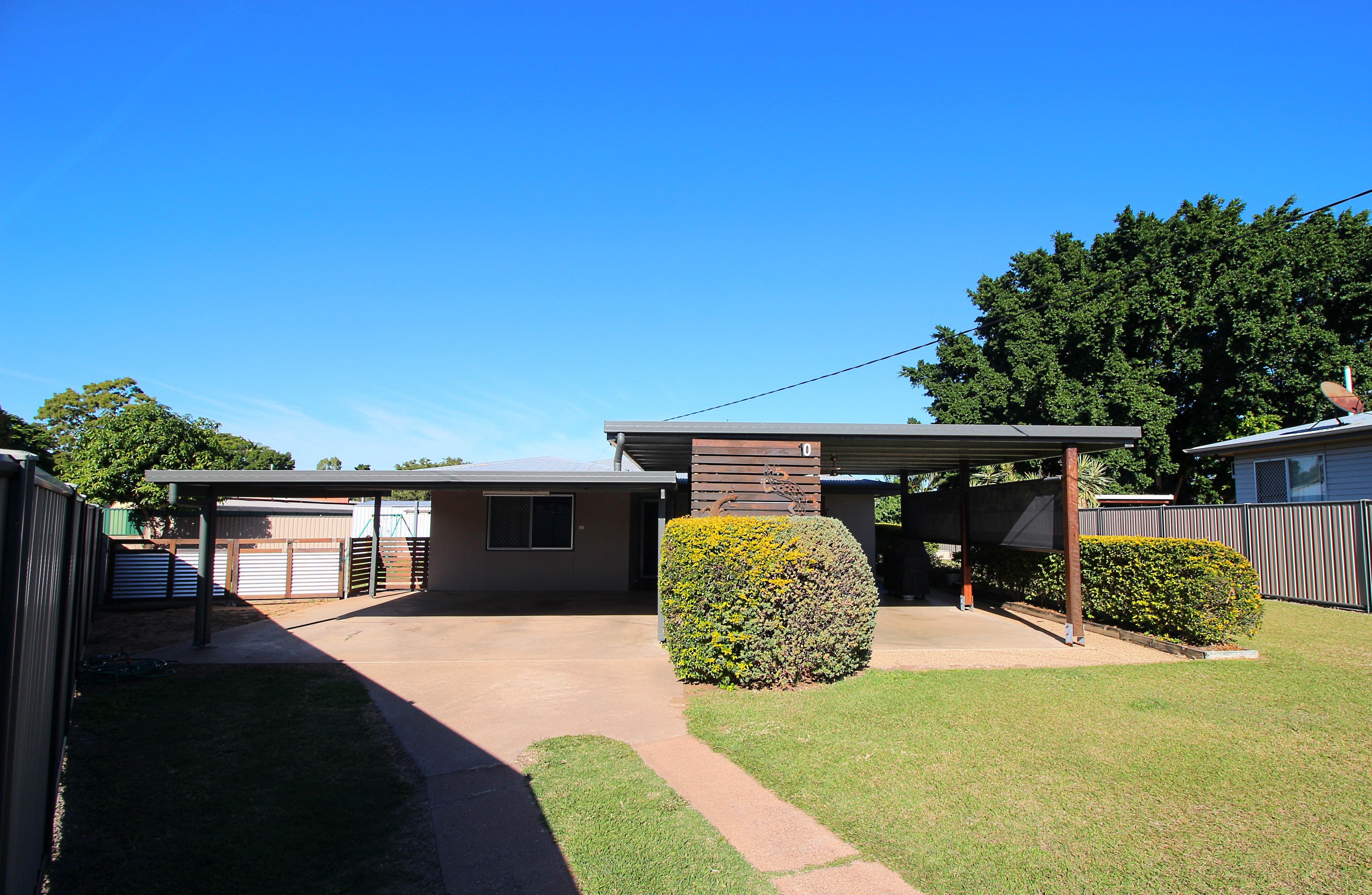 10 Dearden Place, Emerald QLD 4720, Emerald - Image 1