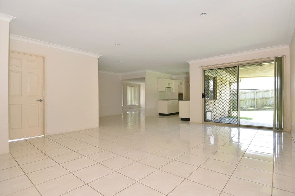 4 Cuttaburra Crescent, Glenvale QLD 4350, Glenvale - Thumbnail 3