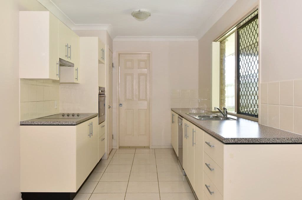 4 Cuttaburra Crescent, Glenvale QLD 4350, Glenvale - Thumbnail 4