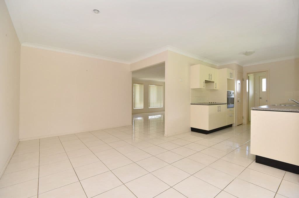4 Cuttaburra Crescent, Glenvale QLD 4350, Glenvale - Thumbnail 5
