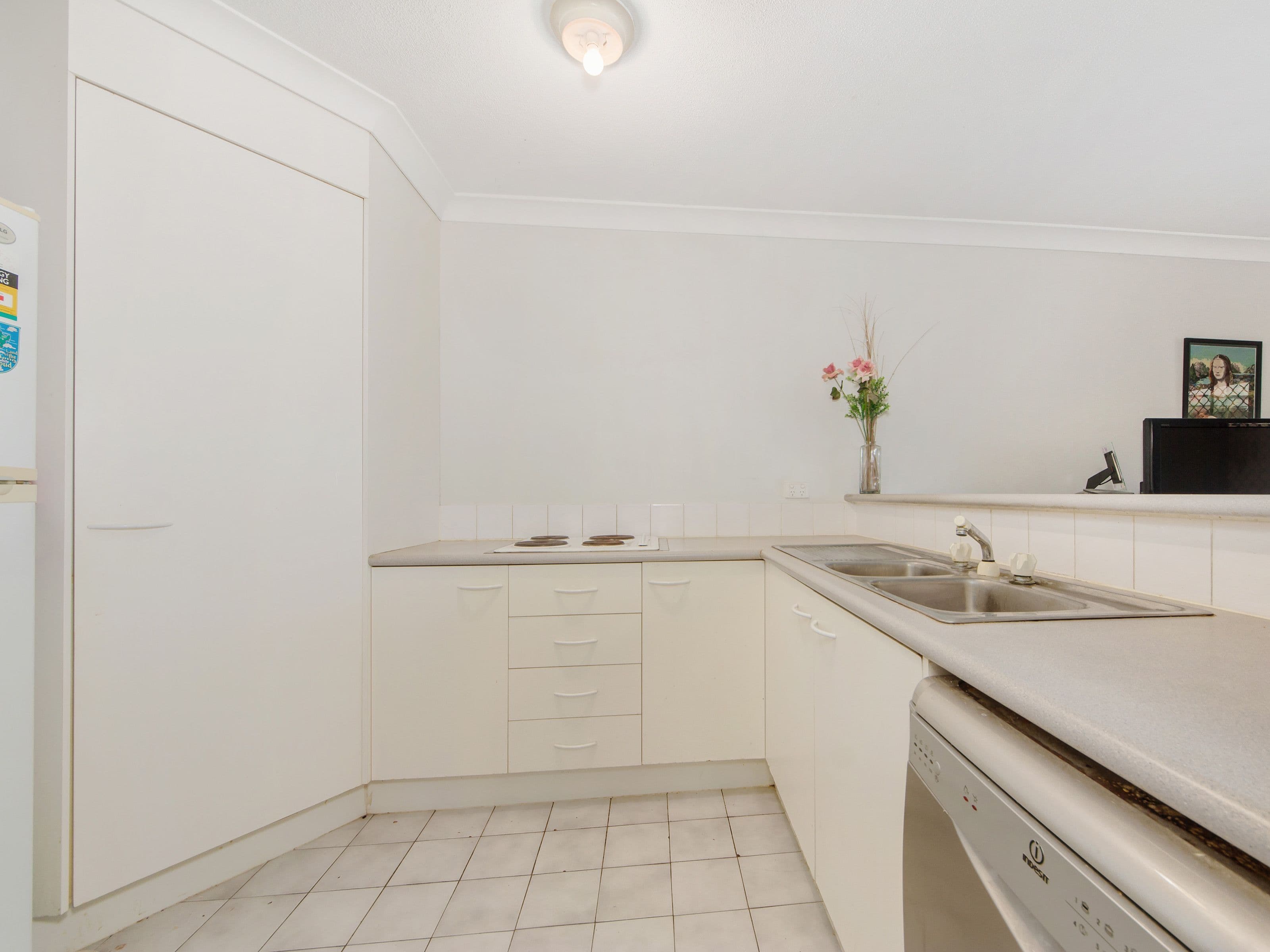 13 Monaco Street, Surfers Paradise QLD 4217, Surfers Paradise - Thumbnail 2