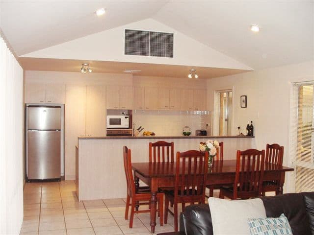 38  Sarson Road (Norris Park), LAVINGTON NSW 2641, Lavington - Thumbnail 2