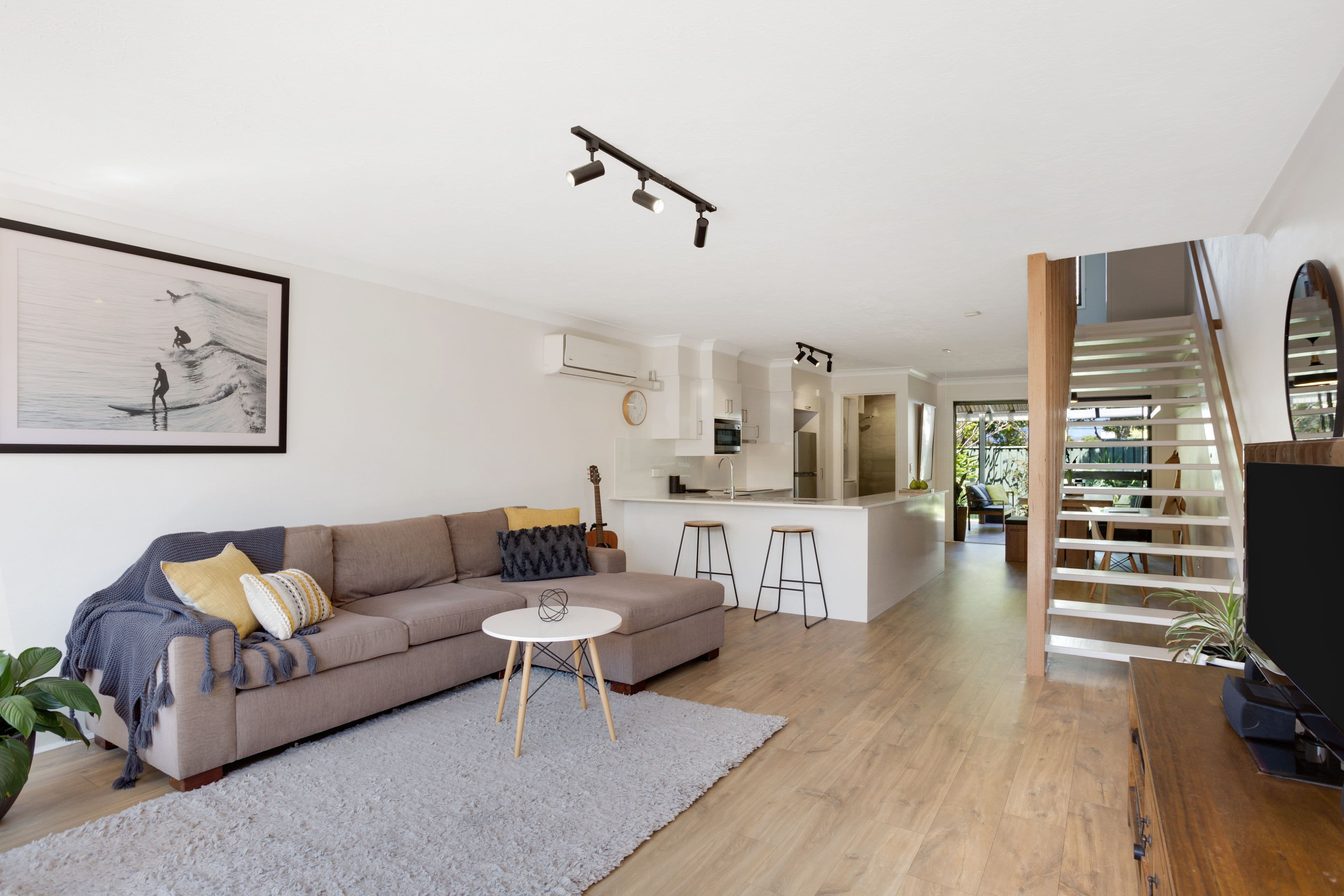 105 Christine Avenue, Burleigh Waters QLD 4220, Burleigh Waters - Thumbnail 4