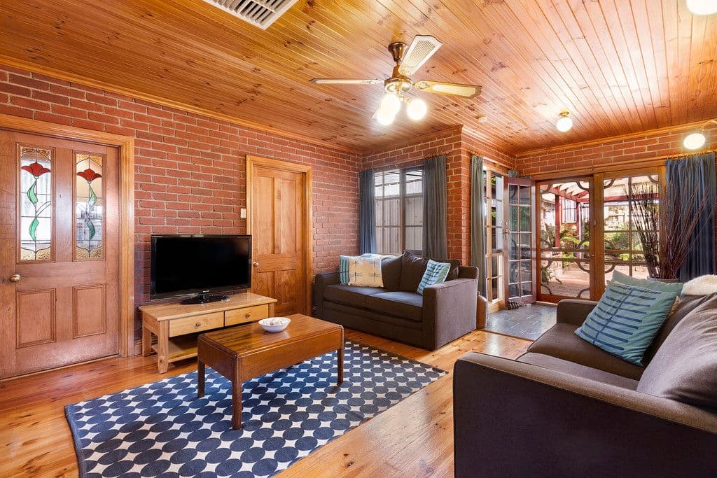28 Railway Parade, Chadstone VIC 3148, Chadstone - Thumbnail 2