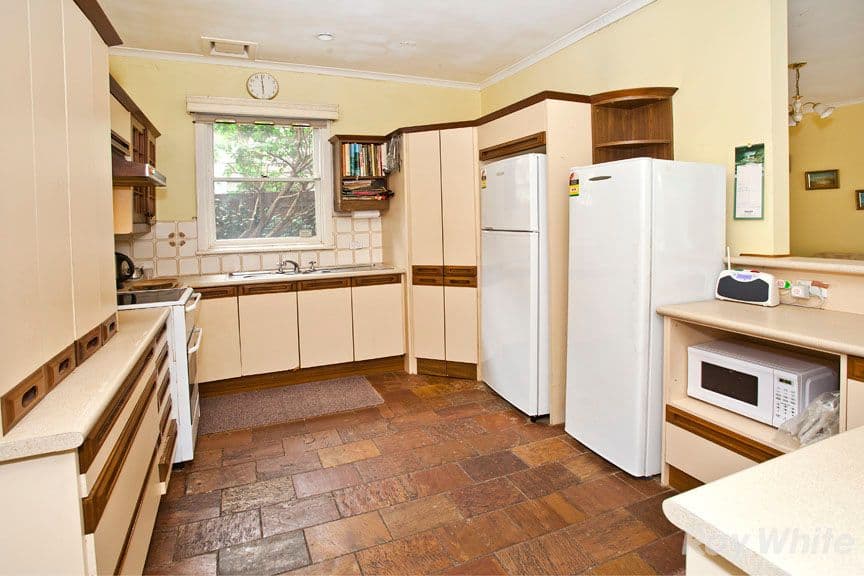 33 Culwell Avenue, Mitcham VIC 3132, Mitcham - Thumbnail 3