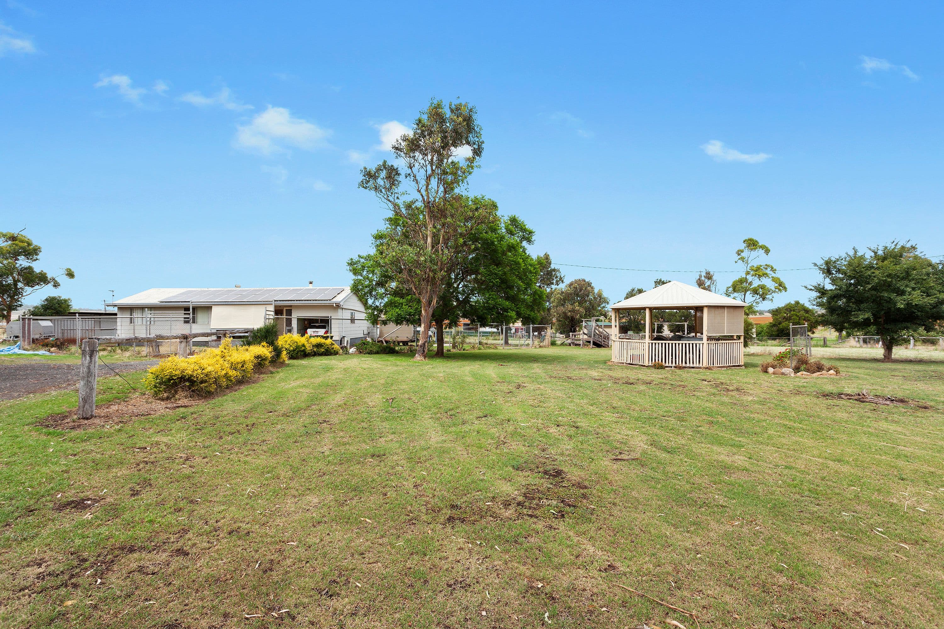 14 Louttit Court, Gowrie Mountain QLD 4350, Gowrie Mountain - Thumbnail 2