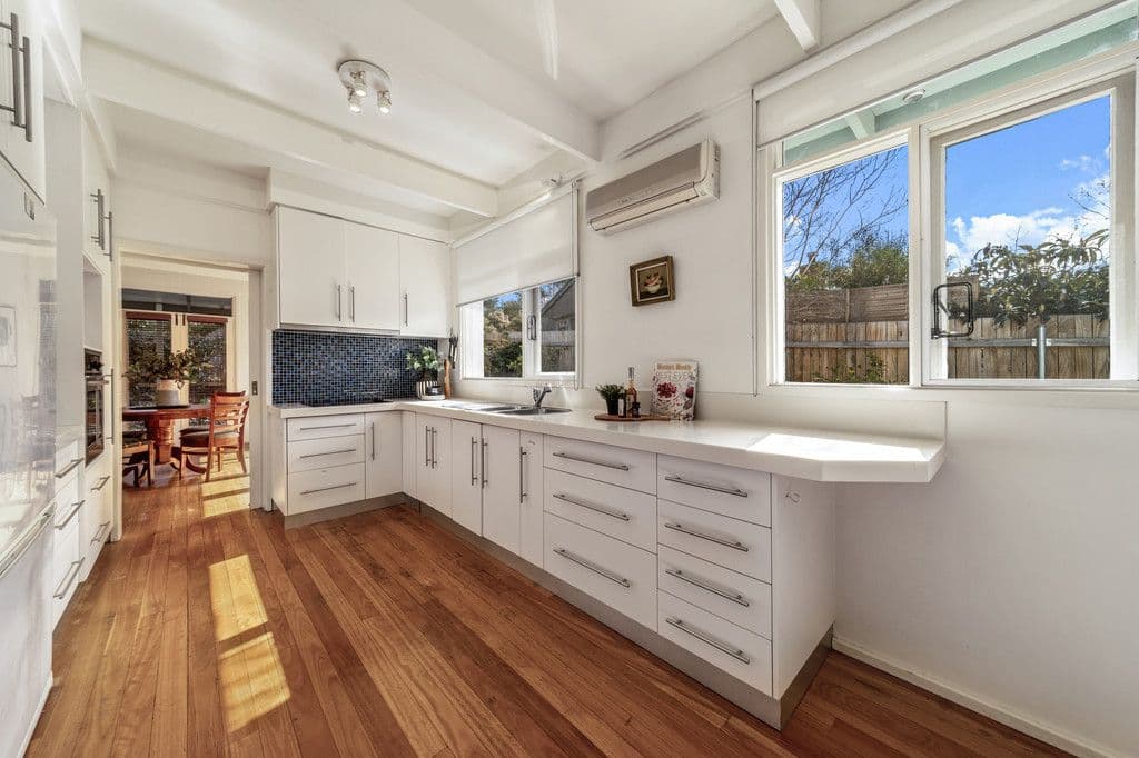 6 Aston Crescent, Cook ACT 2614, Cook - Thumbnail 4