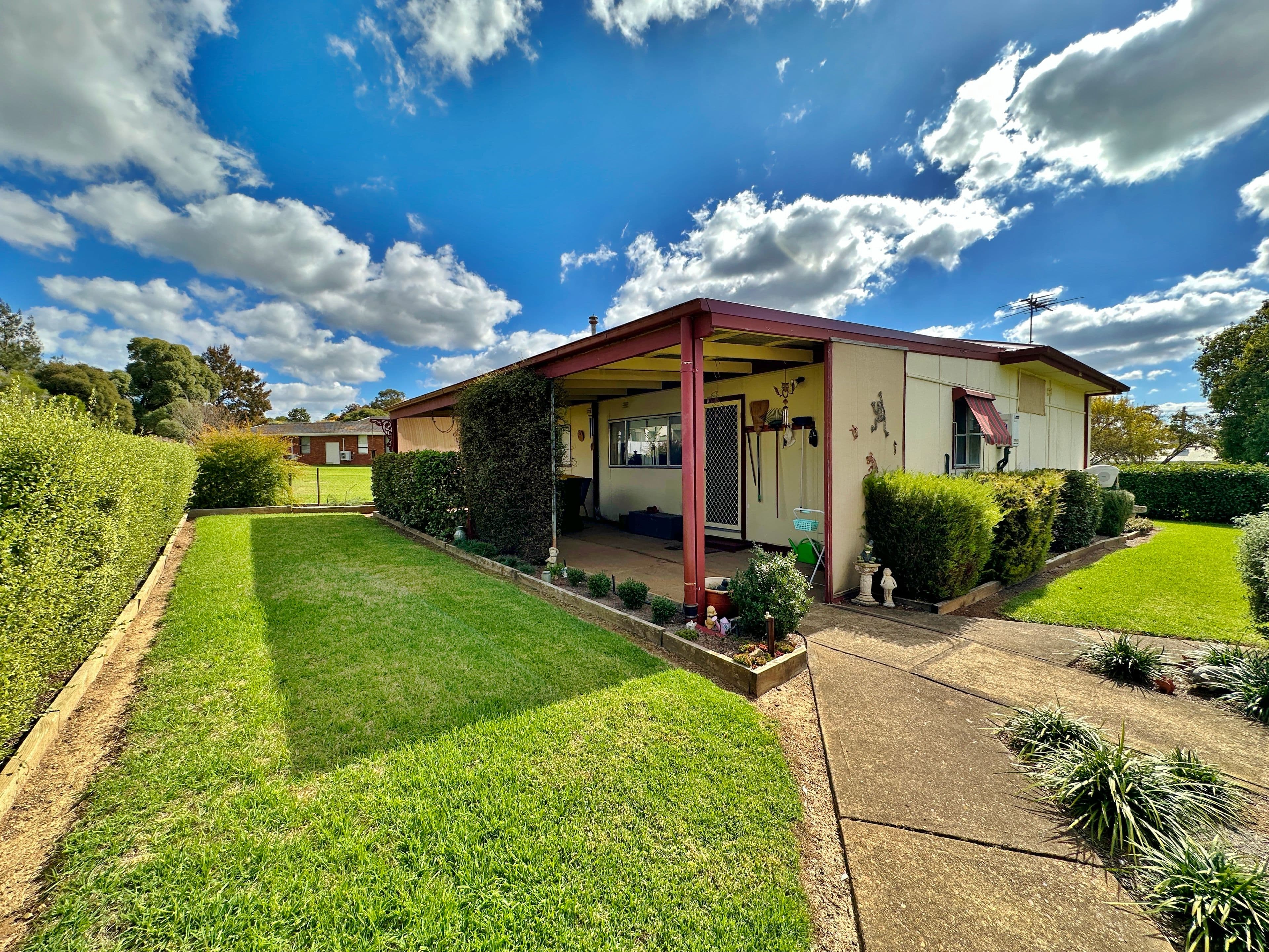 94 Wombat Street, Young NSW 2594, Young - Thumbnail 2