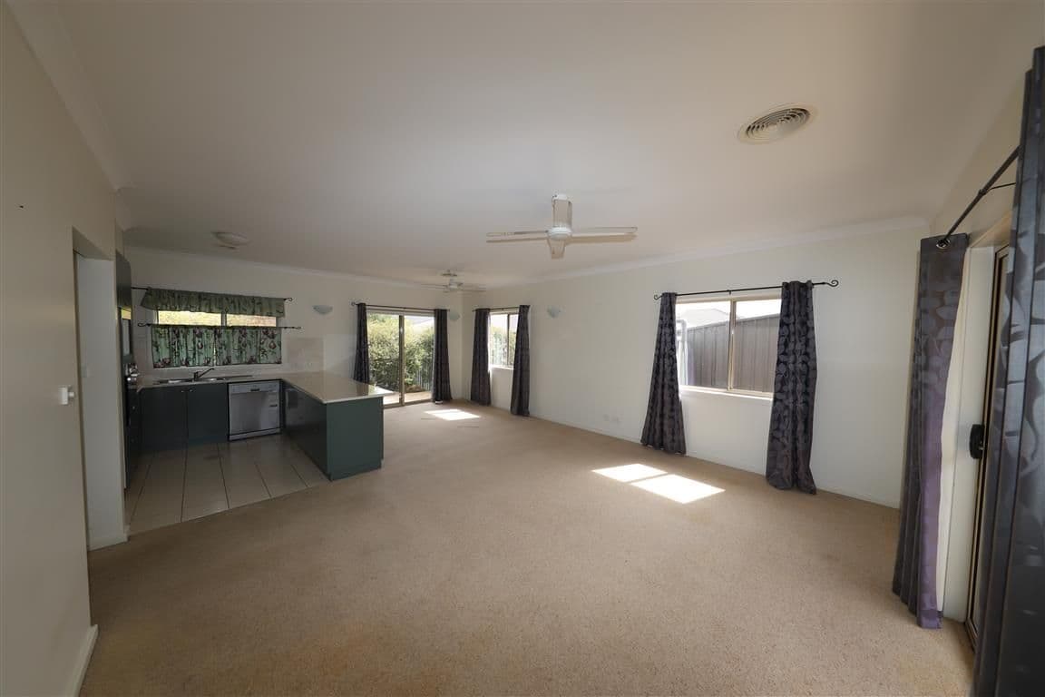 1 Lockeridge Drive, Tumut - Thumbnail 4