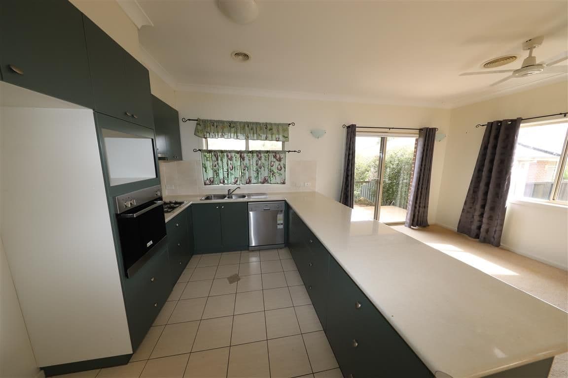 1 Lockeridge Drive, Tumut - Thumbnail 5