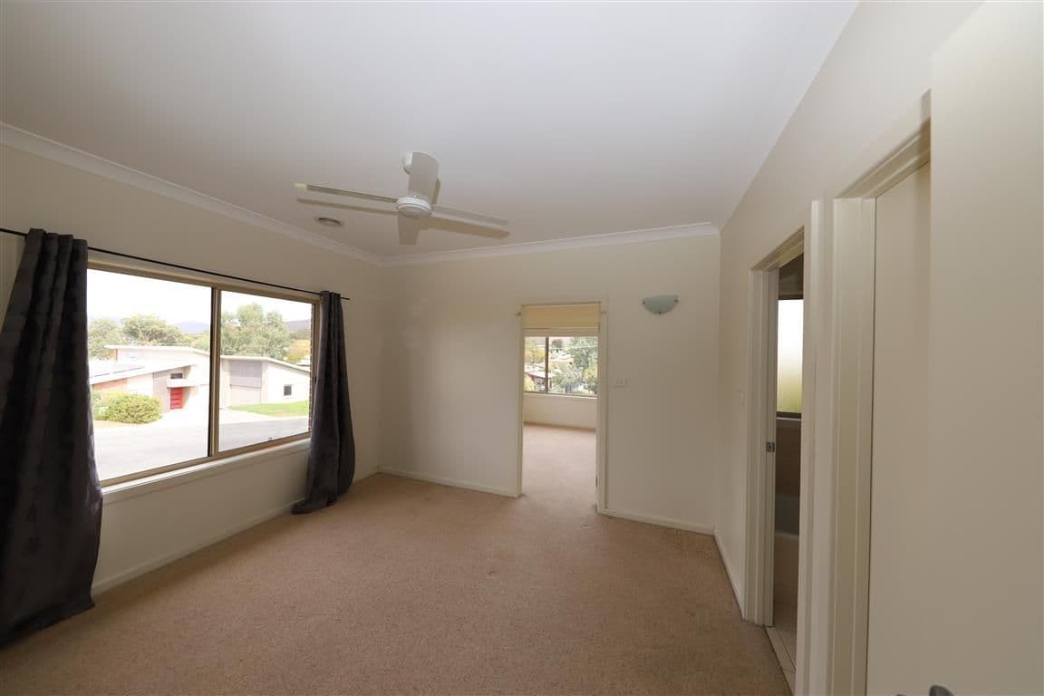 1 Lockeridge Drive, Tumut - Thumbnail 6