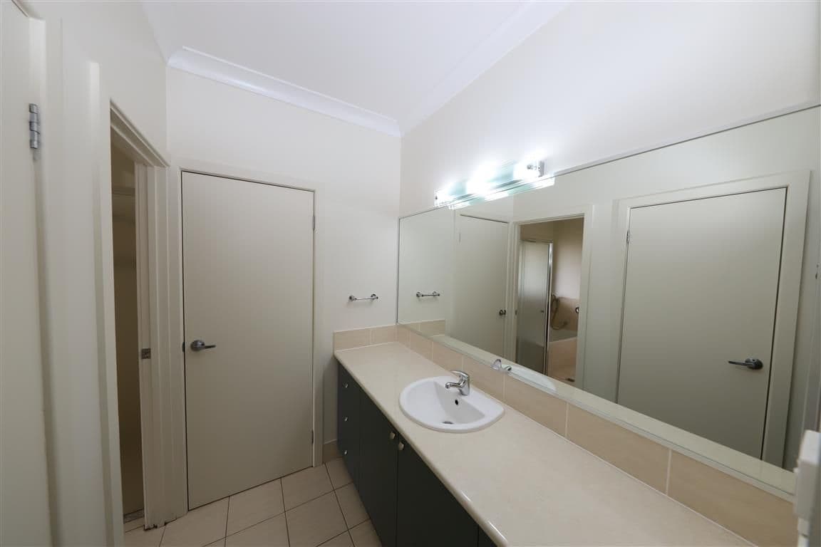 1 Lockeridge Drive, Tumut - Thumbnail 8