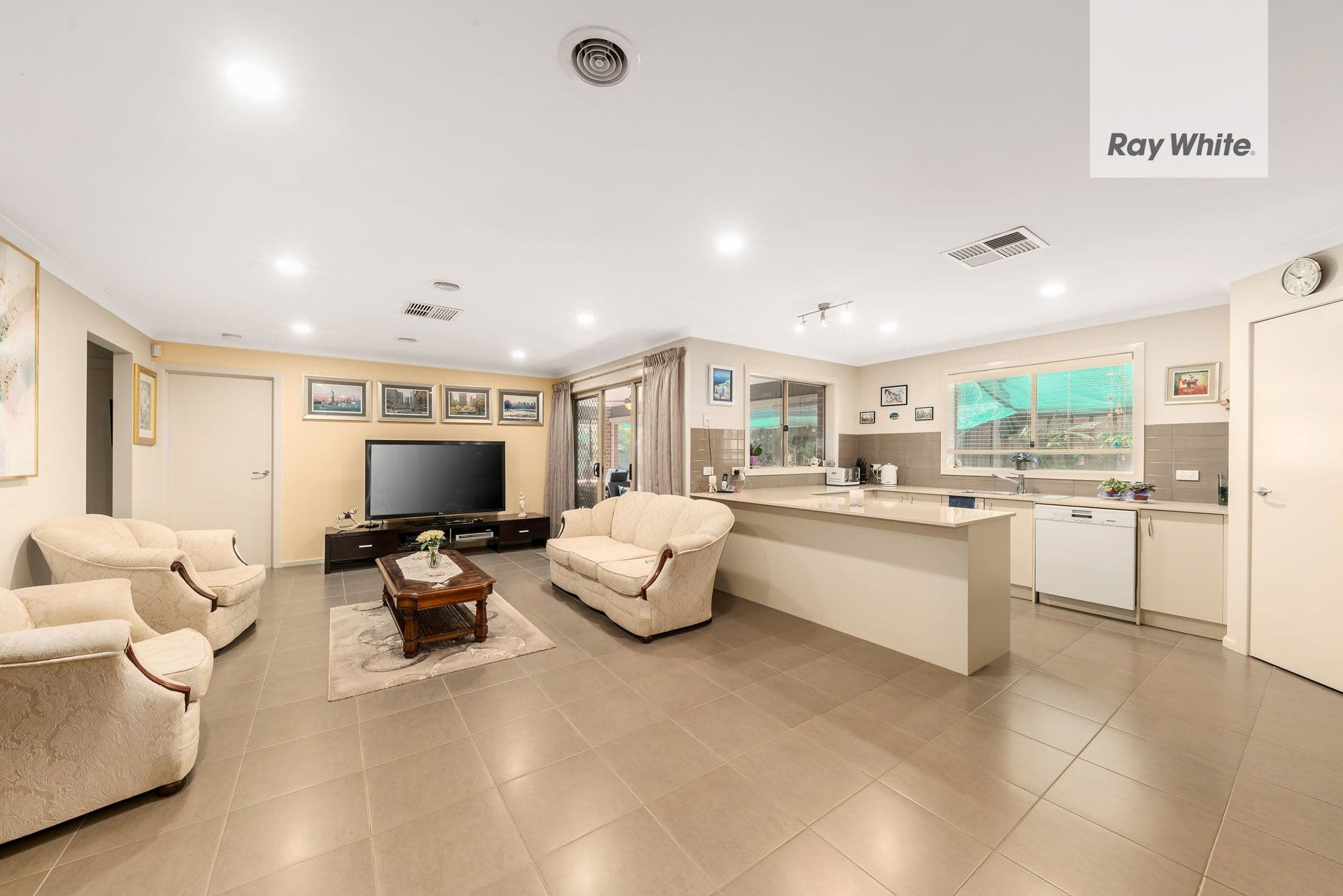 17 Gander Street, Doreen VIC 3754, Doreen - Thumbnail 4