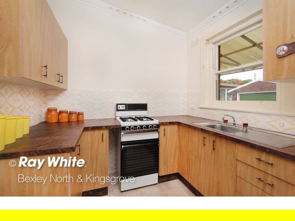 72 Warraroong Street, Beverly Hills - Thumbnail 2