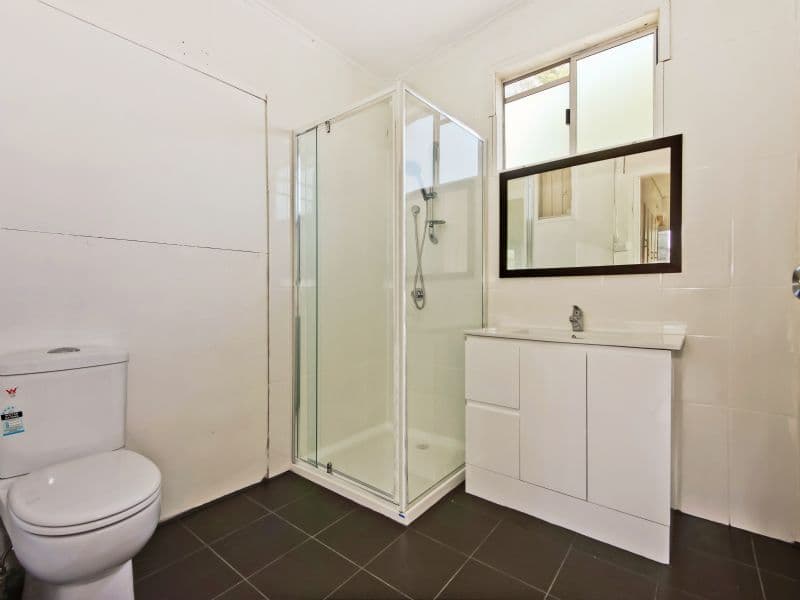 26 Mclennan Street, WOODY POINT QLD 4019, Woody Point - Thumbnail 5