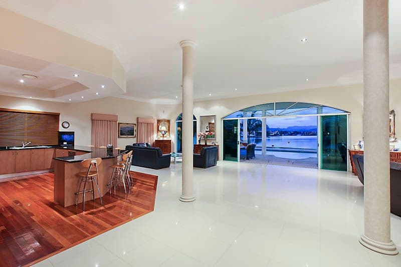 27 San Simeon Drive, Clear Island Waters QLD 4226, Clear Island Waters - Thumbnail 5