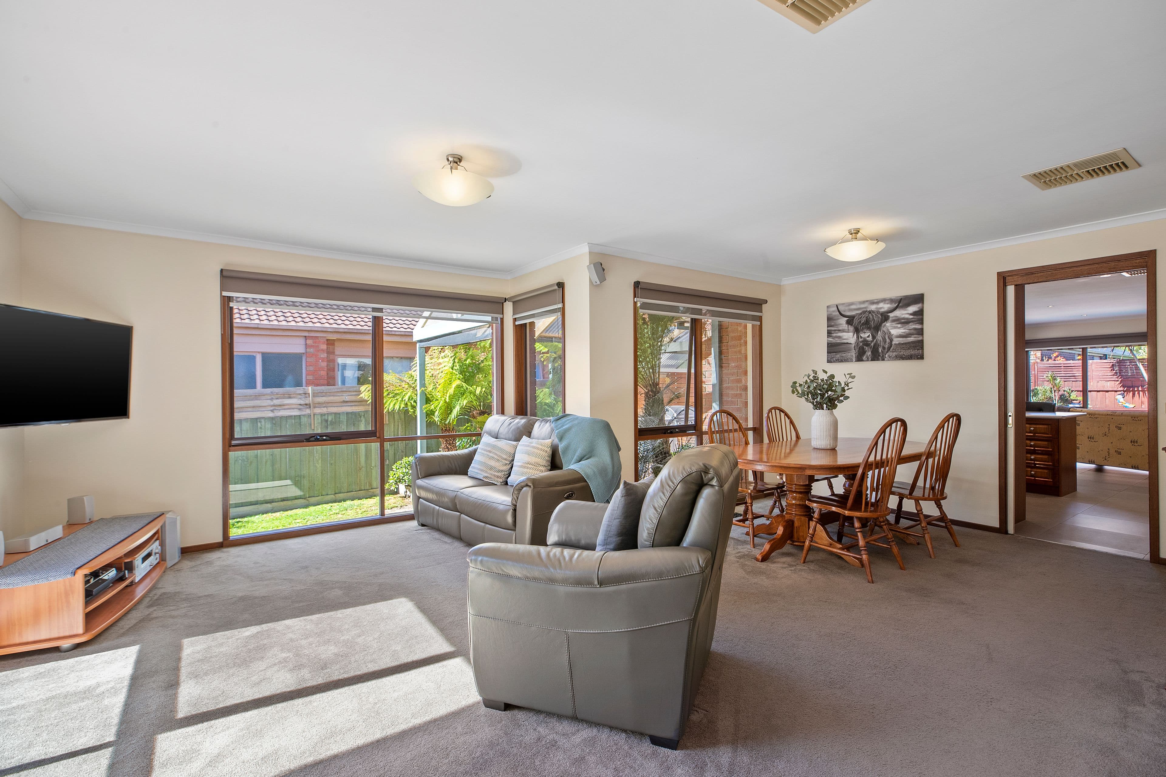 35 Farview Drive, Rowville VIC 3178, Rowville - Thumbnail 2