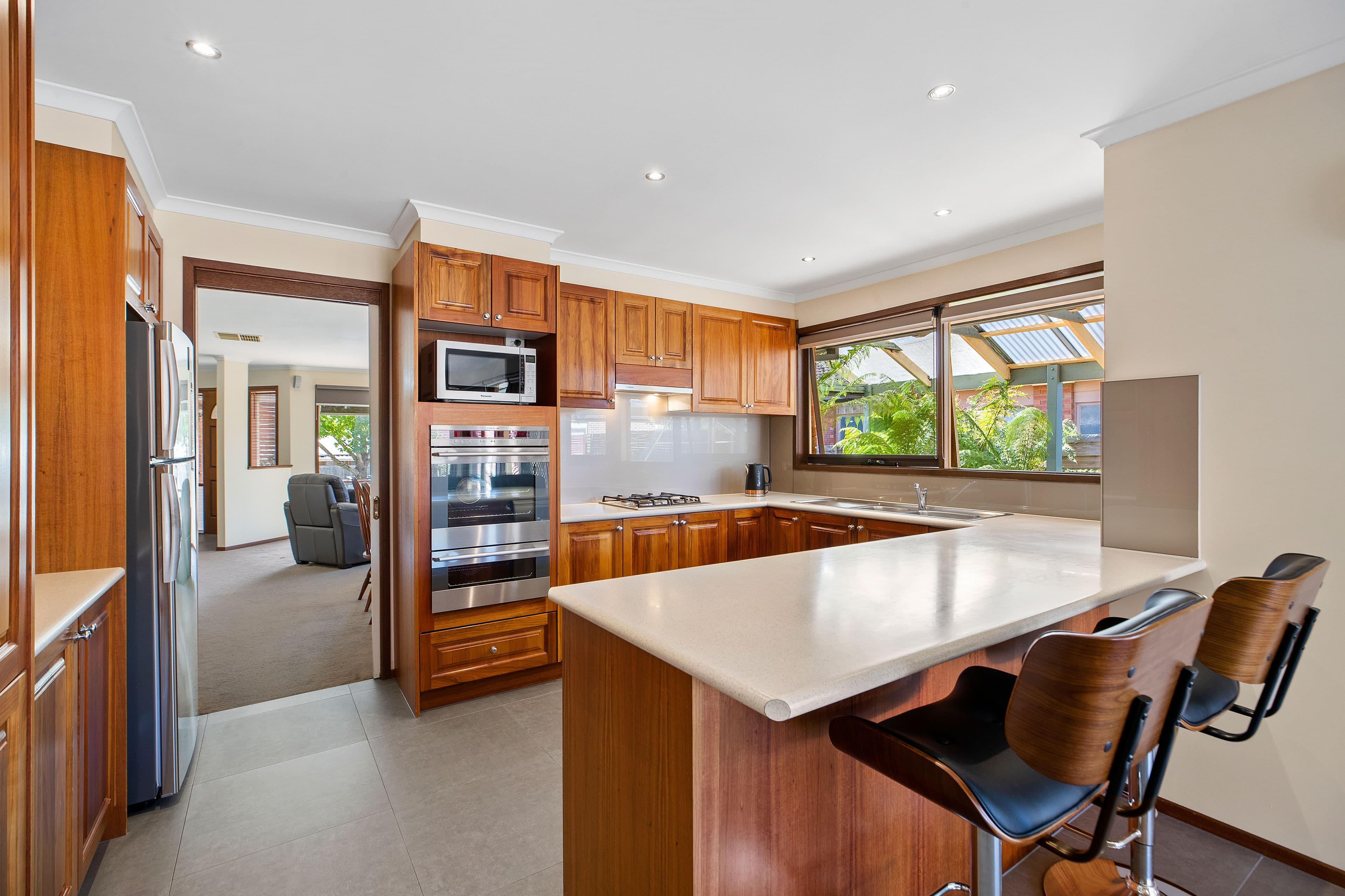 35 Farview Drive, Rowville VIC 3178, Rowville - Thumbnail 3