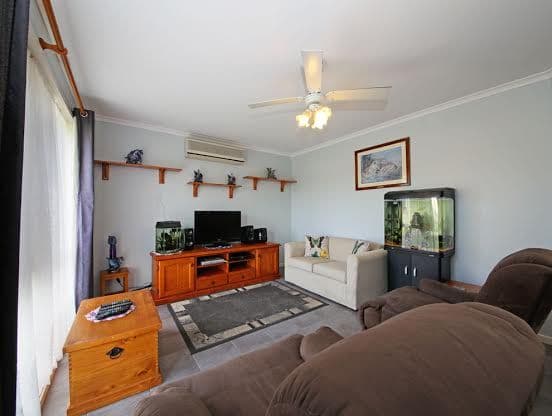 2 St Martin Court, DECEPTION BAY QLD 4508, Deception Bay - Thumbnail 5