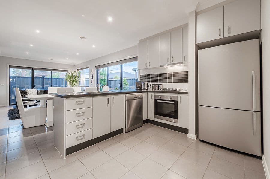15 Powell Street, Craigieburn VIC 3064, Craigieburn - Thumbnail 3
