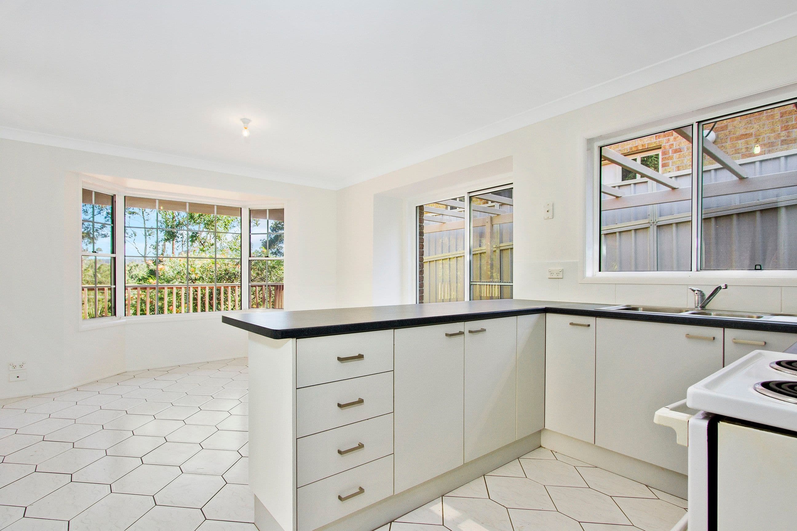 37 Dominic Drive, Batehaven - Thumbnail 5