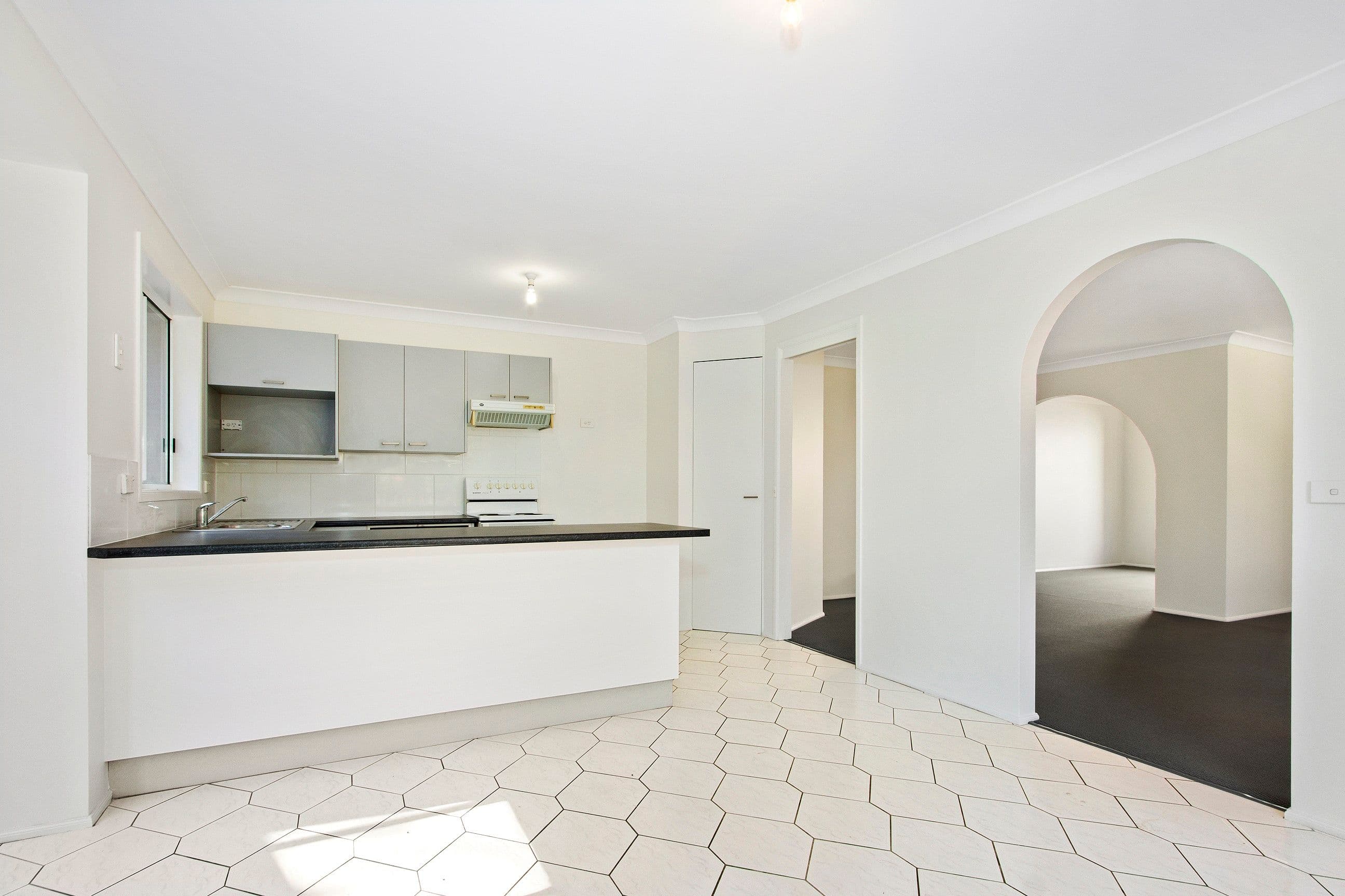 37 Dominic Drive, Batehaven - Thumbnail 6