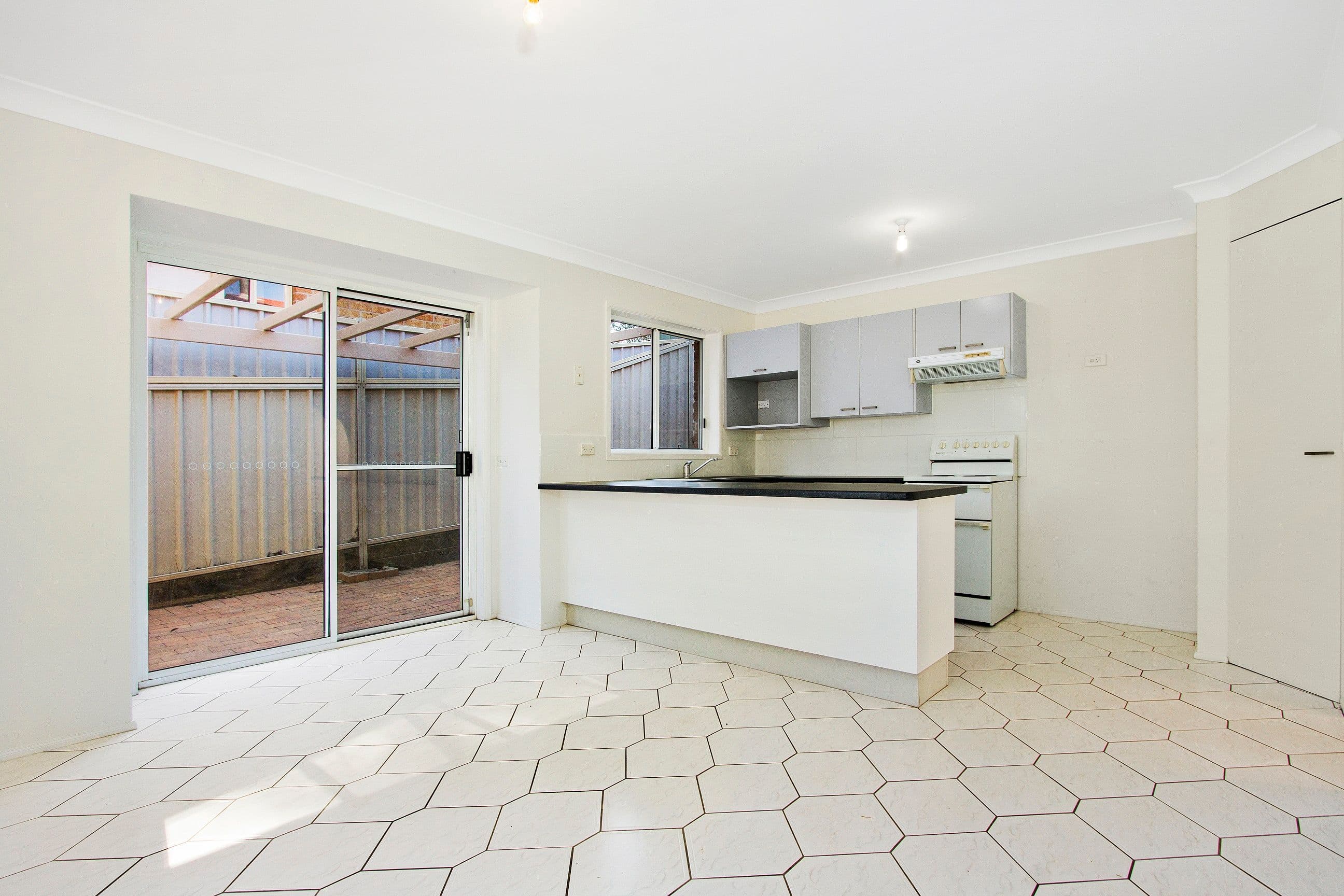 37 Dominic Drive, Batehaven - Thumbnail 7