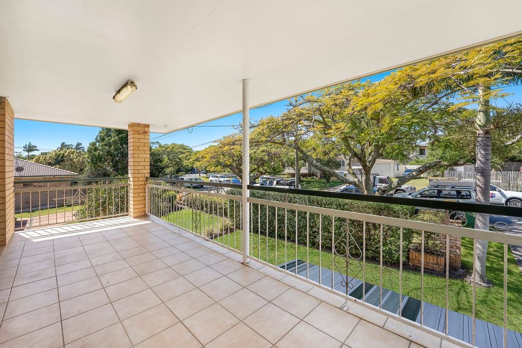 18 Houghton Avenue, Redcliffe QLD 4020, Redcliffe - Thumbnail 2