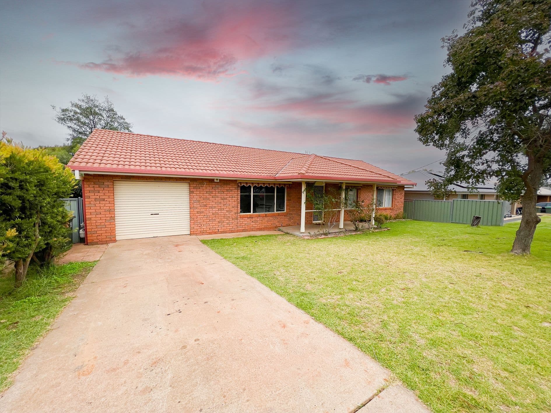 27 Blaxland Street, Parkes NSW 2870, Parkes - Image 1
