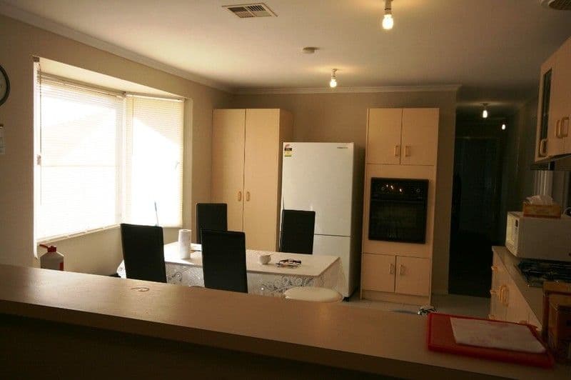 4 SHEPHERDS Grove, KINGS PARK VIC 3021, Kings Park - Thumbnail 4