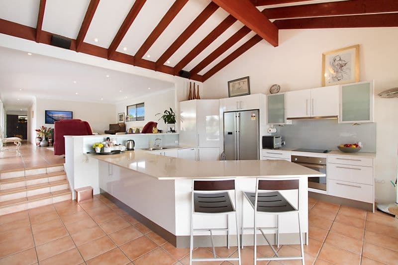 16 Claymore Crescent, Sorrento QLD 4217, Sorrento - Thumbnail 2