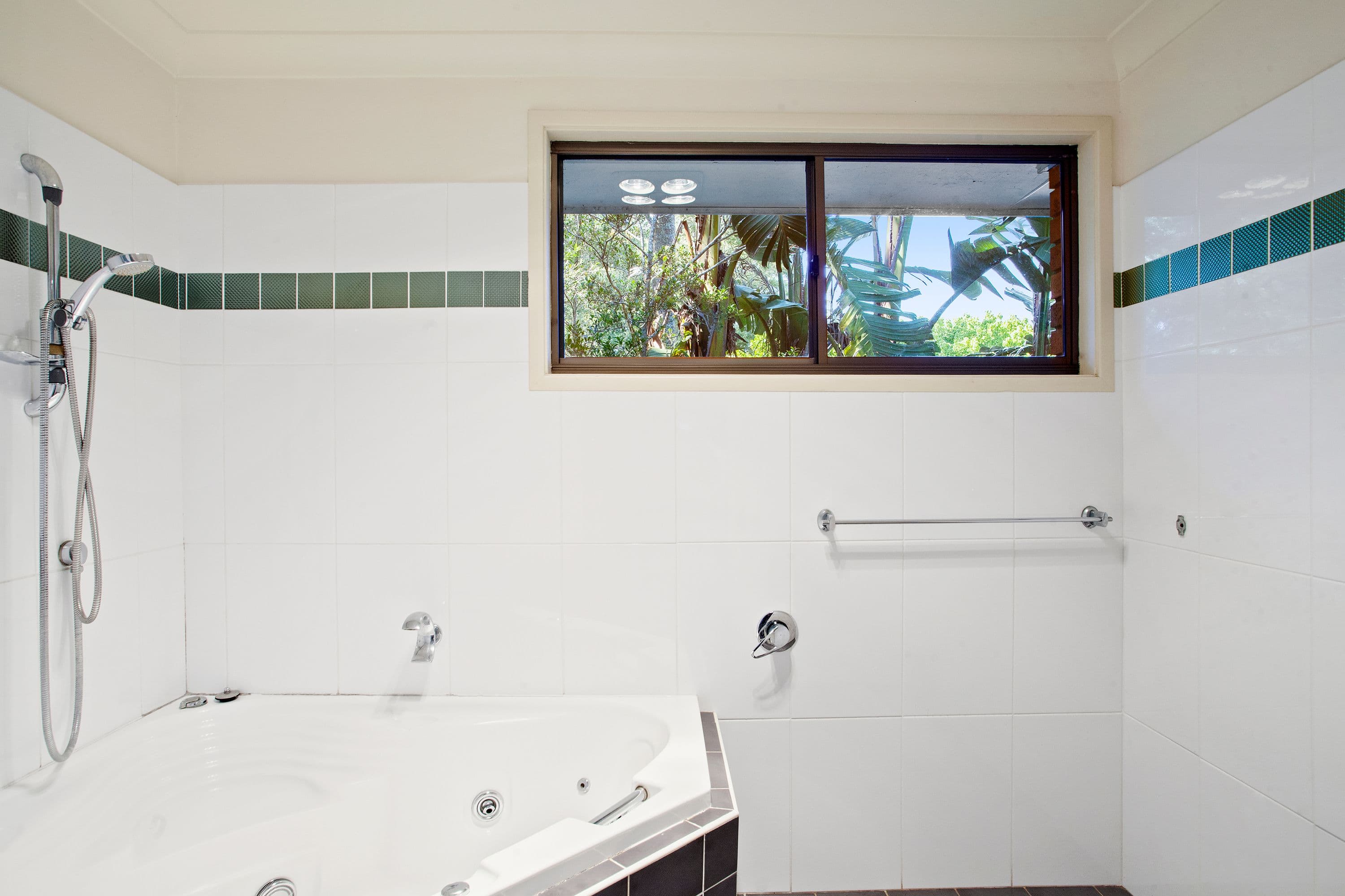 9 Sunnyhills Terrace, Berkeley Vale NSW 2261, Berkeley Vale - Thumbnail 7