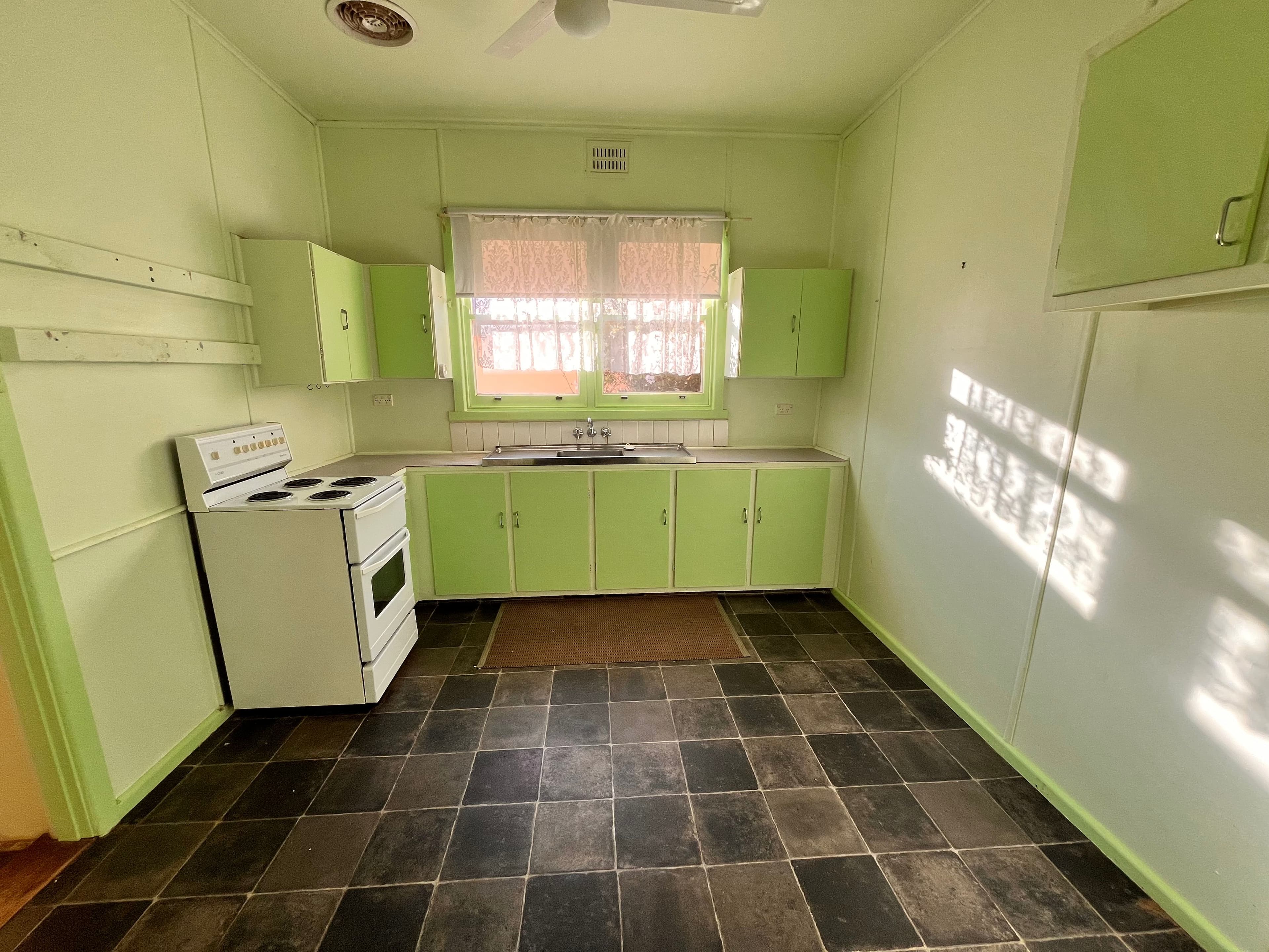 10 Oxford Street, Forbes NSW 2871, Forbes - Thumbnail 3