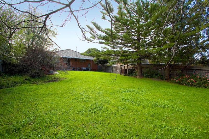 24  Kingswood Drive, DINGLEY VILLAGE VIC 3172, Dingley Village - Thumbnail 3