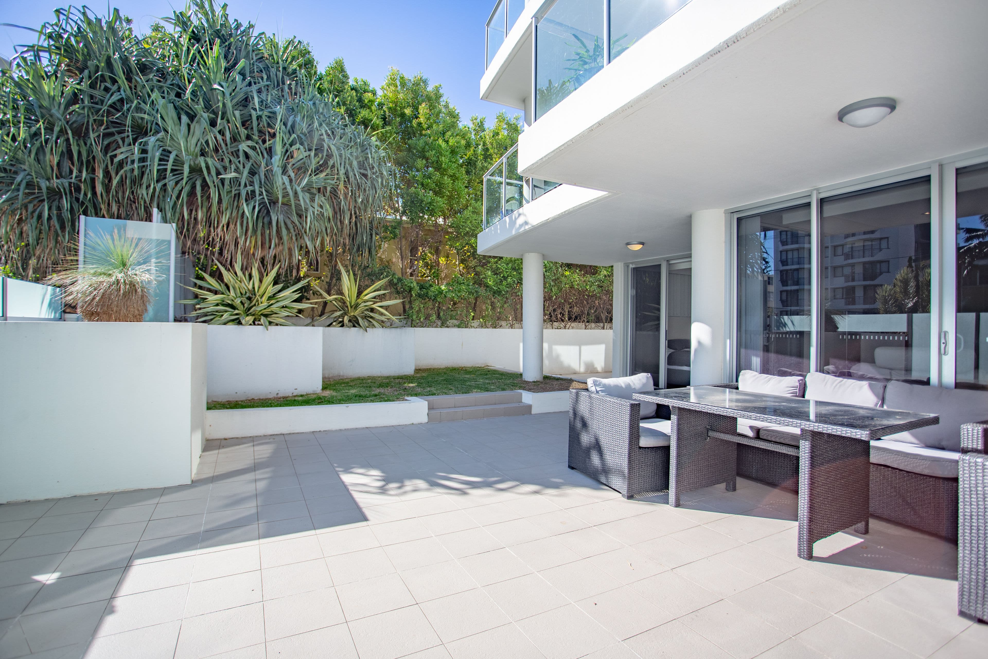 215 Boundary Street, RAINBOW BAY QLD 4225, Rainbow Bay - Image 1