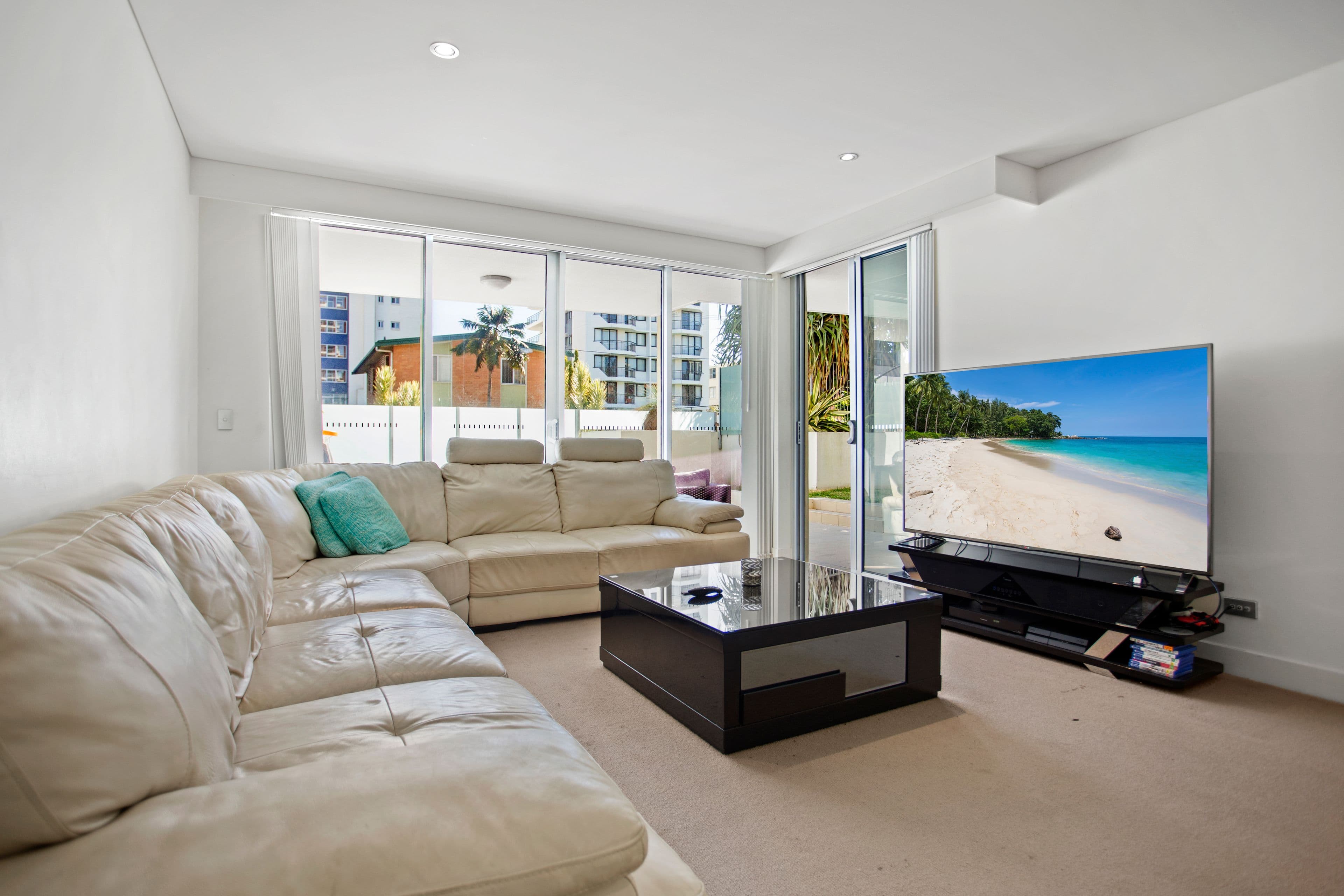215 Boundary Street, RAINBOW BAY QLD 4225, Rainbow Bay - Thumbnail 2