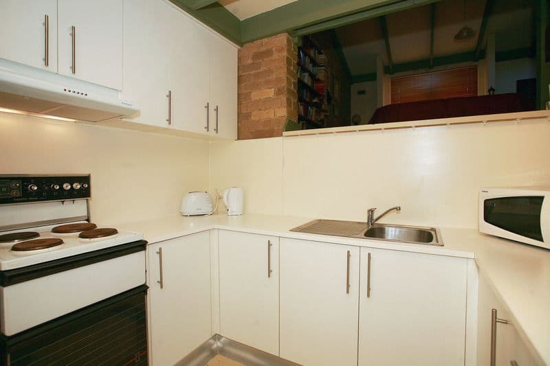 7 Wyuna Drive, NOBLE PARK VIC 3174, Noble Park - Thumbnail 2