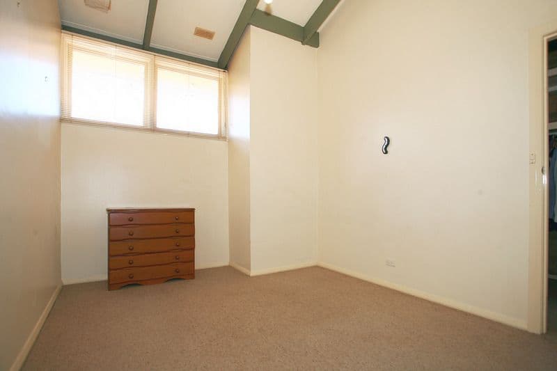 7 Wyuna Drive, NOBLE PARK VIC 3174, Noble Park - Thumbnail 5