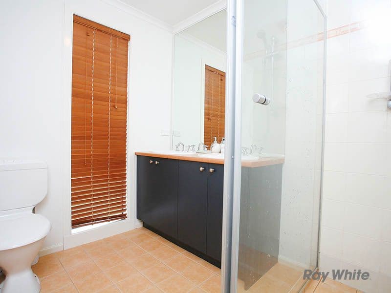 6 Lynch Court, BERWICK VIC 3806, Berwick - Thumbnail 6